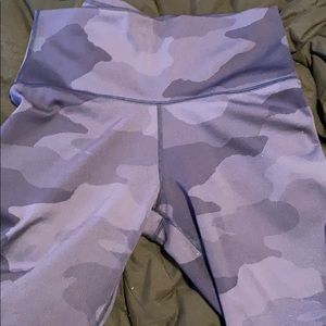 Aerie chill play move navy blue camo leggings